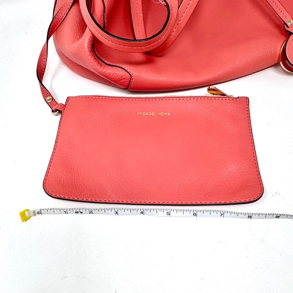 Michael Kors Mae Large Reversible Tote Bag - Picture 10 of 11